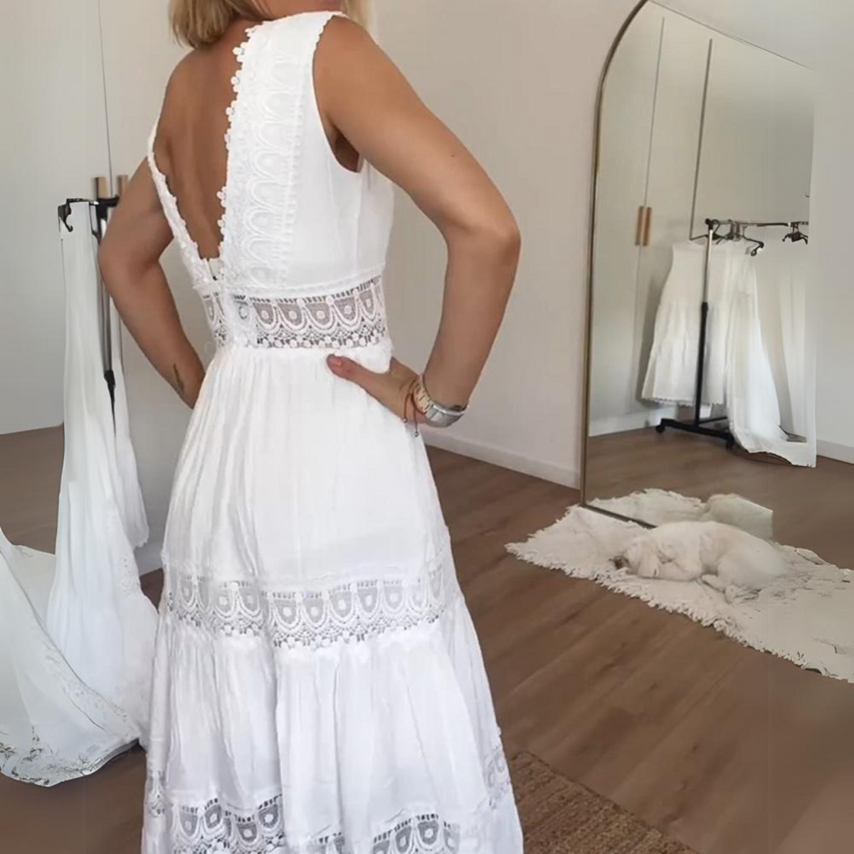 Sadie | Robe en dentelle avec décolleté en V